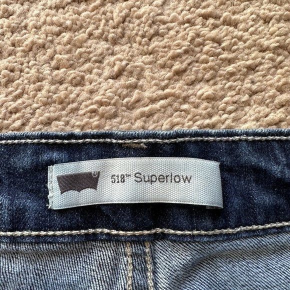 Levi 518 Jeans Womens 31x31 Superlow Bootcut Blue Dark Wash Denim Mid Rise - Picture 4 of 15